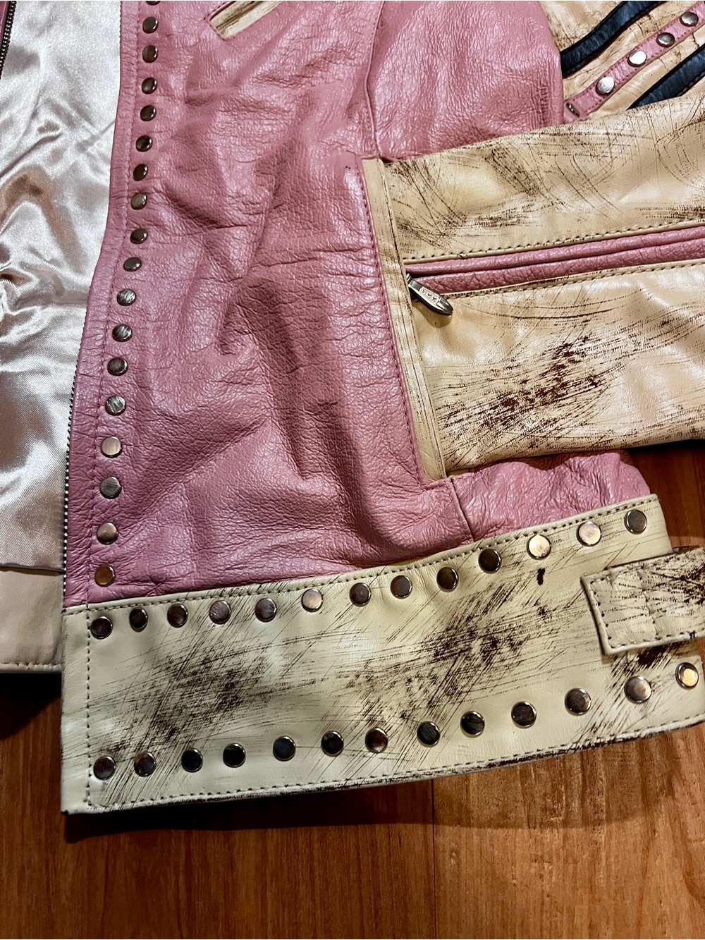 Wilson's Rare Vintage Pink Leather Maxima Star Distressed Jacket Size M Studded - Picture 6 of 11